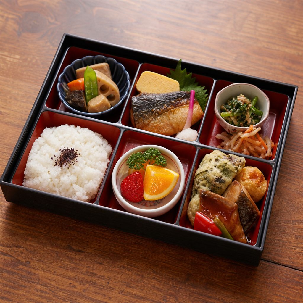 日替わり弁当なごみ。主菜と彩りのよい副菜4品、雑穀ごはん